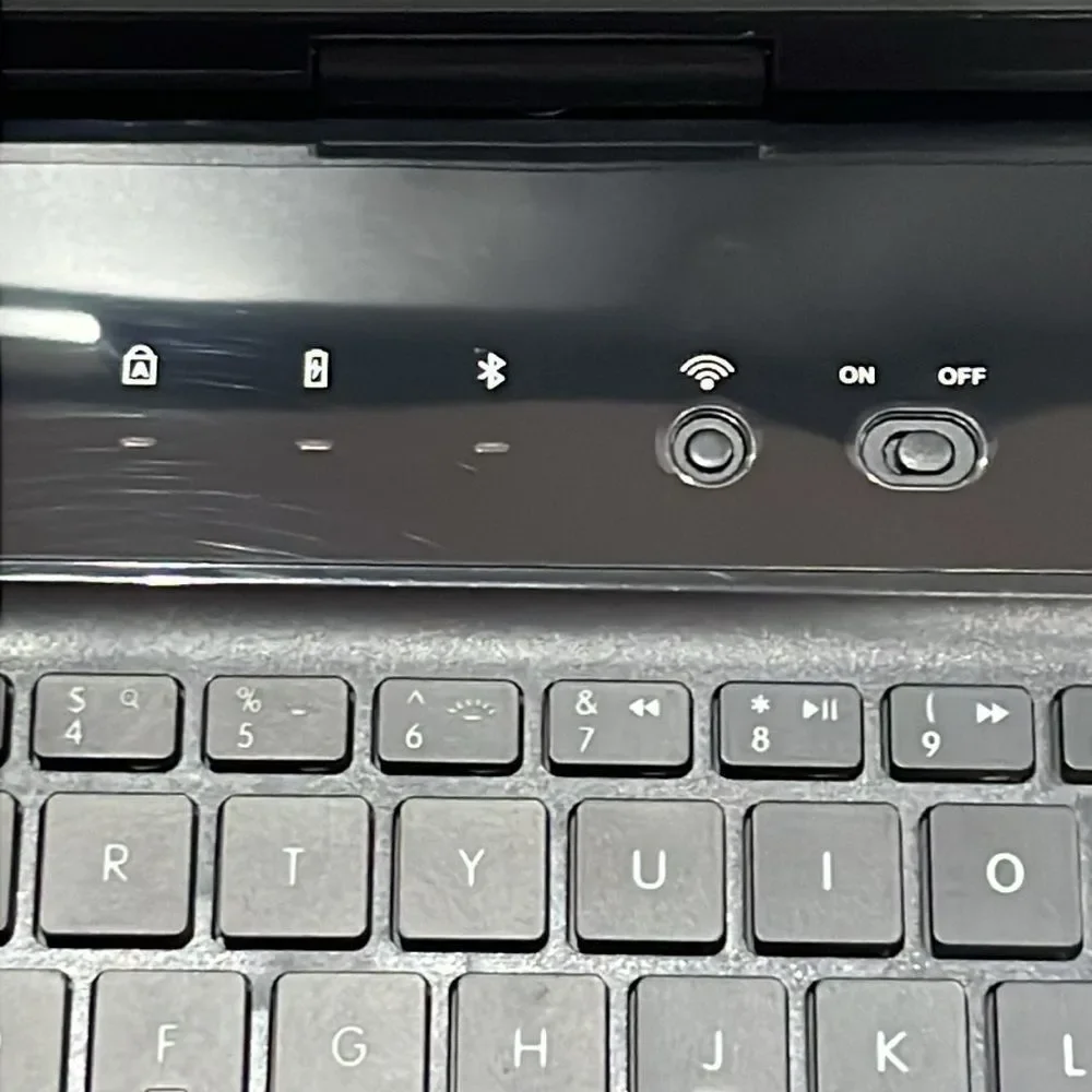 iPad Air Flip Turn Keyboard Case by iGEAR NWT